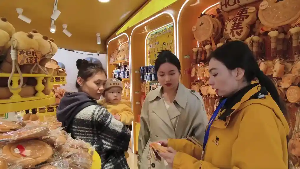 双节引爆乌鲁木齐:新疆旅游热度飙升成现象级热点