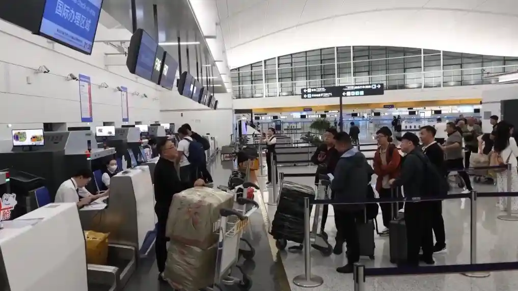 双节引爆乌鲁木齐:新疆旅游热度飙升成现象级热点