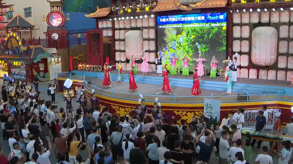 双节引爆乌鲁木齐:新疆旅游热度飙升成现象级热点