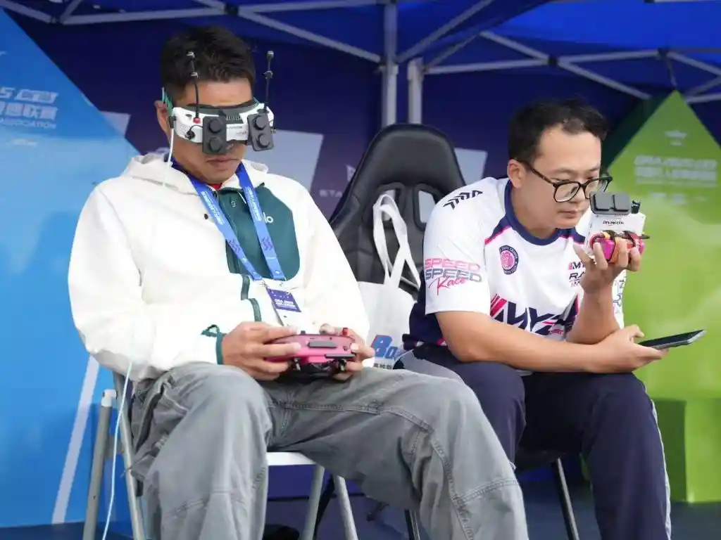 追光|户外狂潮!超4亿中国人涌入自然,他们到底在追逐什么?