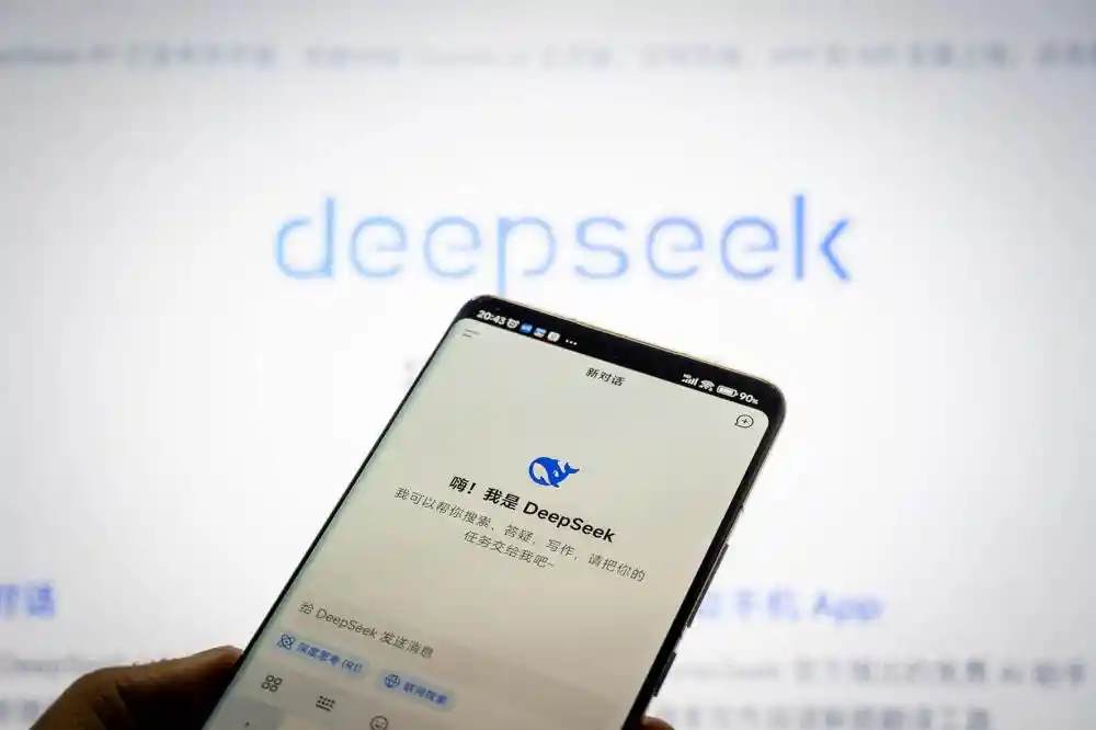 AI搜索回答位遭广告狂潮侵袭