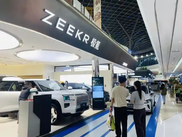 新能源车争霸北京商圈，黄金周上演绿色对决