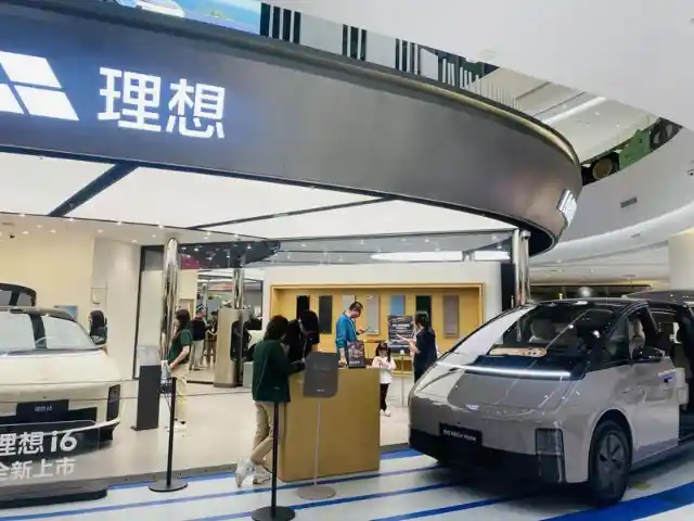 新能源车争霸北京商圈，黄金周上演绿色对决