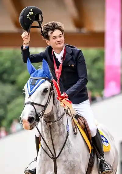 十五运马术赛场燃情收官 广西骑手再摘金牌引爆关注