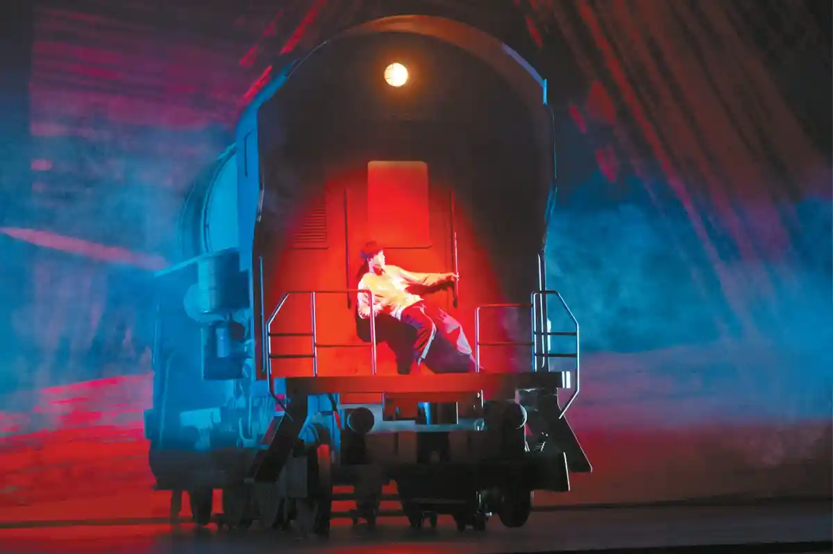 钢与血重生！舞剧《铁道游击队》全新登场