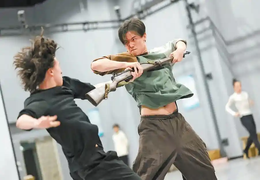 《铁道游击队》全新起航，舞动传奇震撼首演