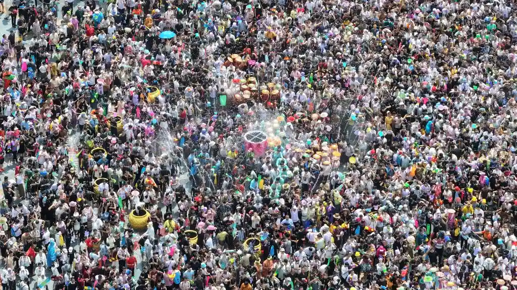 边境口岸焕新颜｜多元文化碰撞激荡文旅新动能