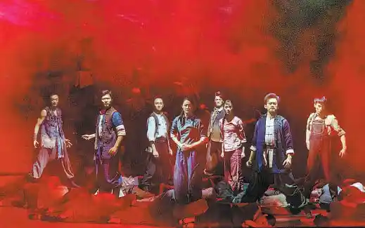 《铁道游击队》舞剧首演：红色经典舞出新热血