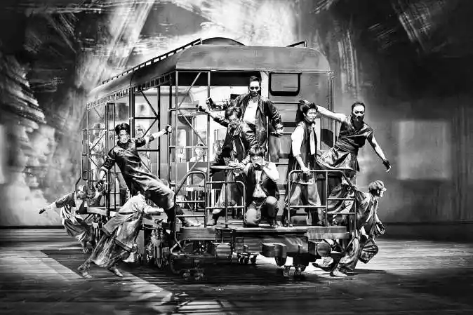 《铁道传奇再启幕：钢轨上燃起抗战烽火》