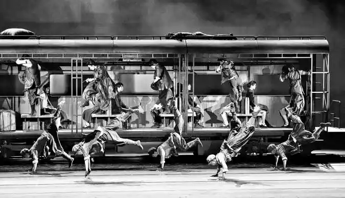 《铁道传奇再启幕:钢轨上燃起抗战烽火》