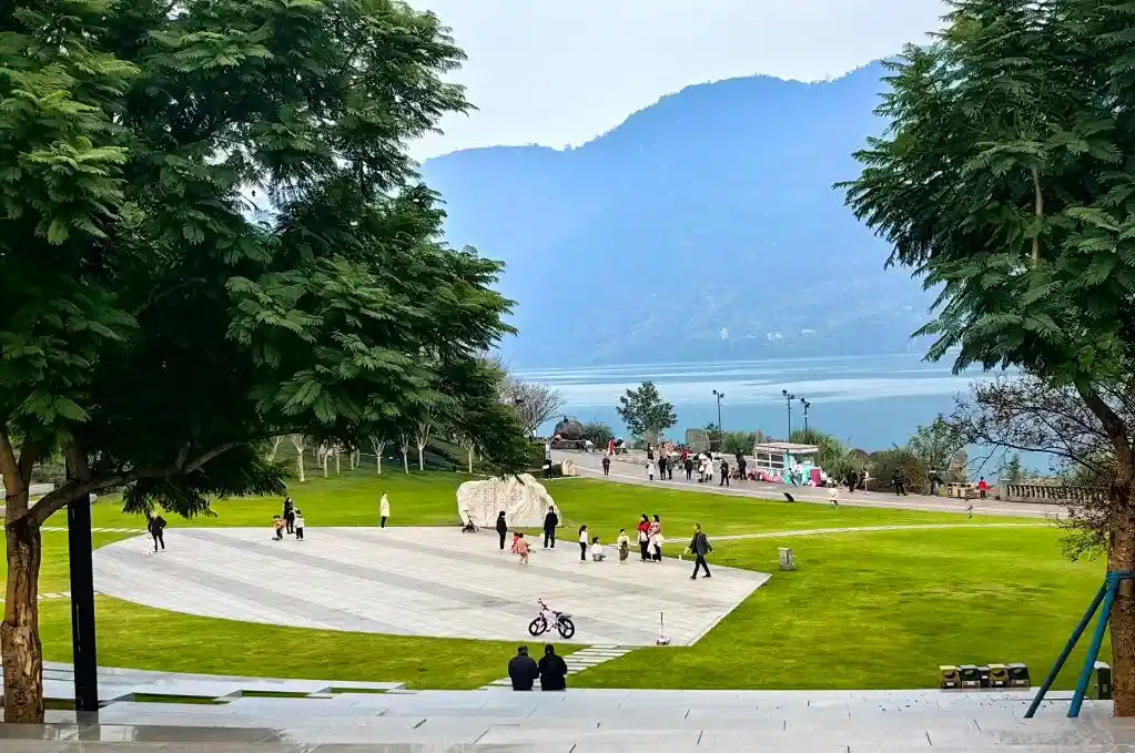 海外华媒探秘重庆：触摸中华文化的脉动与魅力