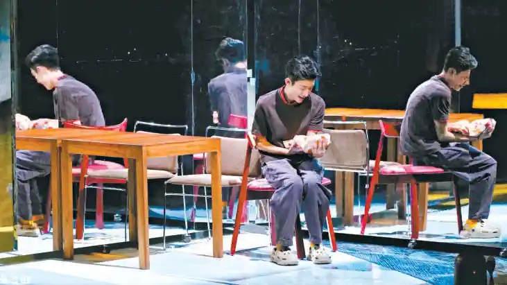 张一山挑战极限：一人分饰15角，用笨功夫颠覆荧幕形象