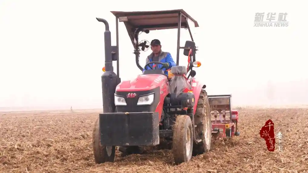 农机飞驰抢农时 山东东阿奏响春耕进行曲