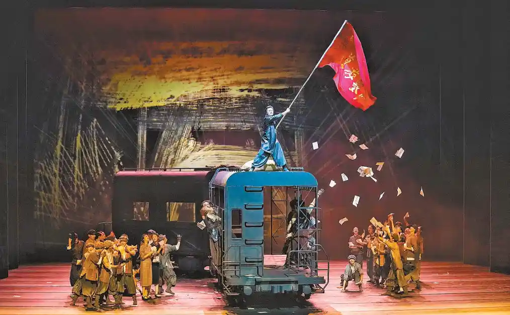 《铁道飞虎》破晓首演：全新舞剧燃爆舞台，英雄传奇跃动新时代