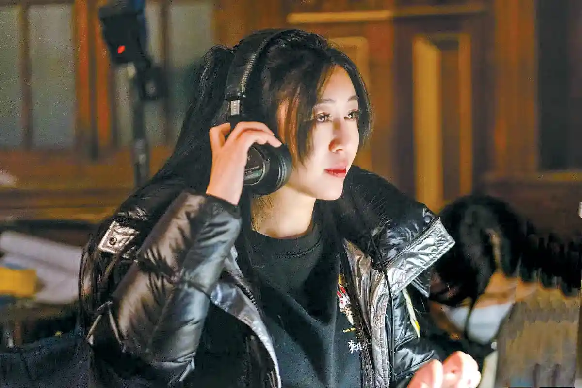 双面光影：两位女性导演用镜头诠释真实人生