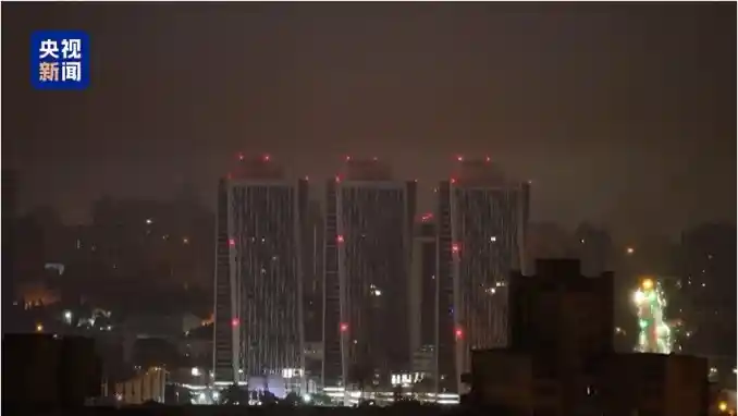 特朗普突曝与欧盟密签援乌协议！乌克兰释放停火信号，俄方火速回应愿再谈判，第三轮会谈30分钟闪电收场，泽连斯基最新发声引全球关注