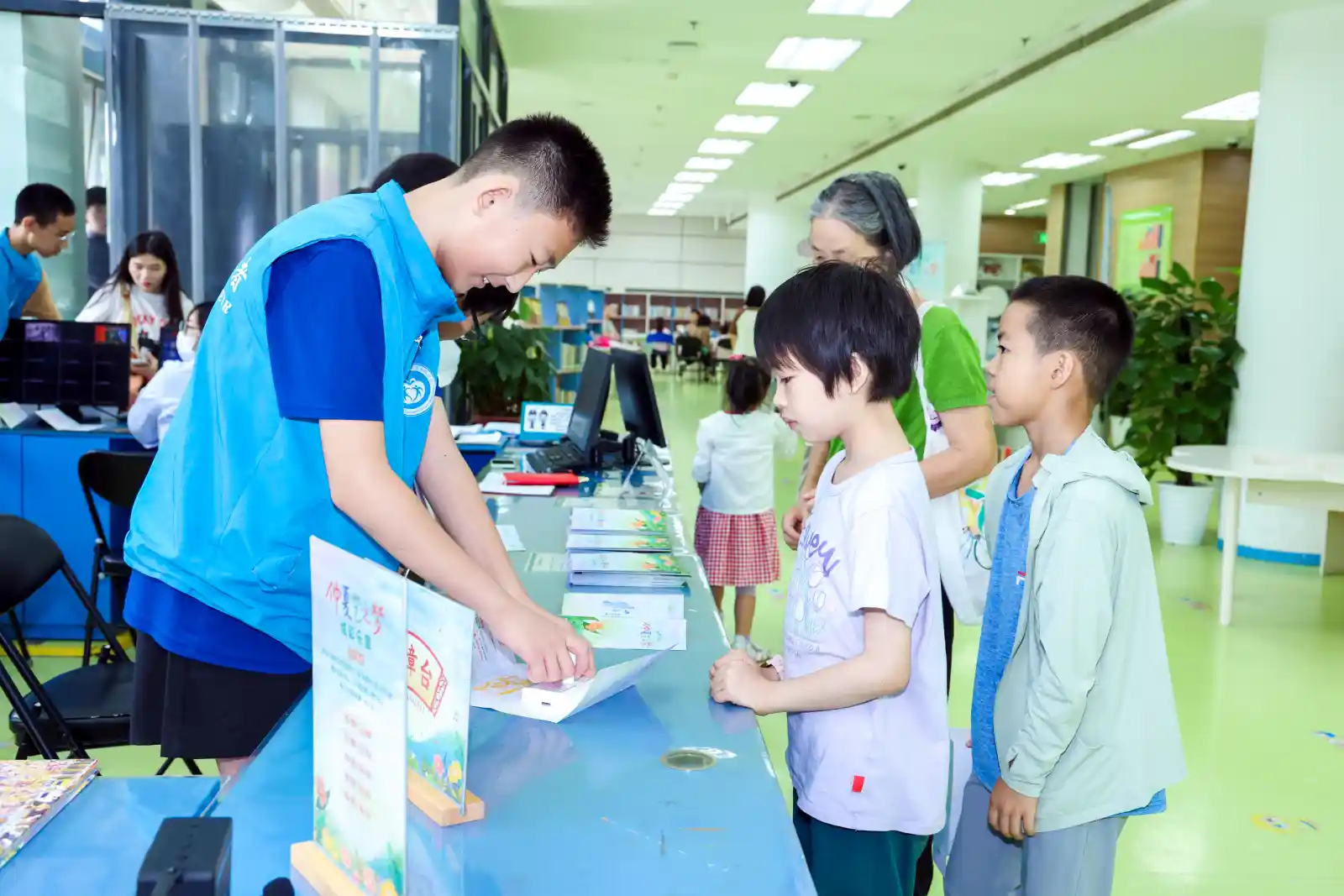 仲夏艺梦·书香国图：暑期邂逅阅读与艺术的双重盛宴