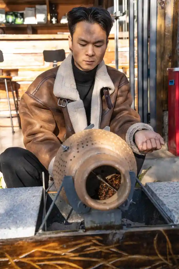 陶韵焕新颜：临沧碗窑村探路陶旅融合新篇章