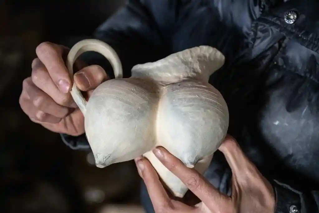 陶韵焕新颜：临沧碗窑村探路陶旅融合新篇章