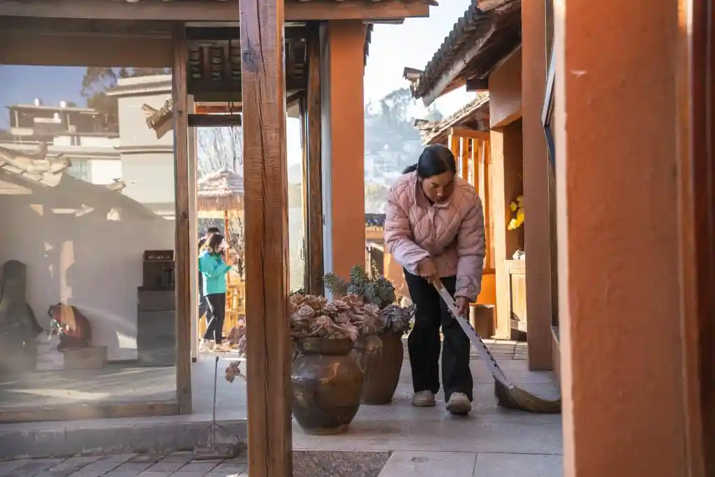 陶韵焕新颜：临沧碗窑村探路陶旅融合新篇章