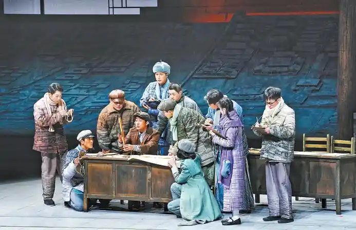 《中轴线上再演雨燕：文化抗战的回响》