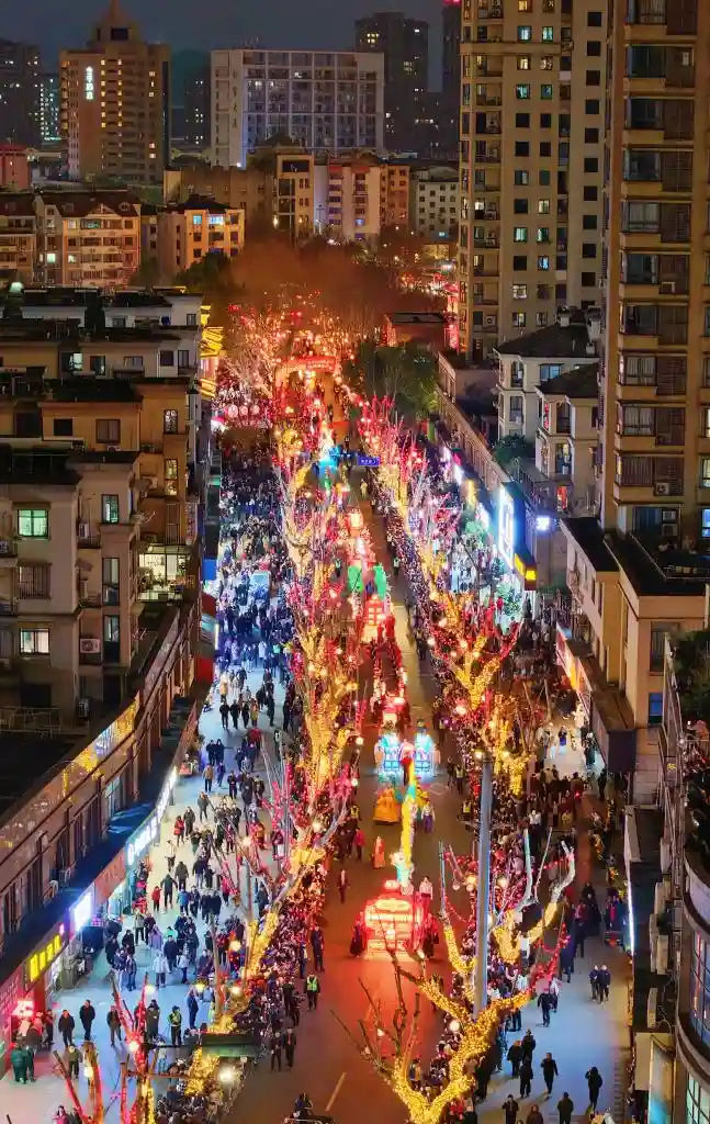 灯火不熄处，江南浪漫季