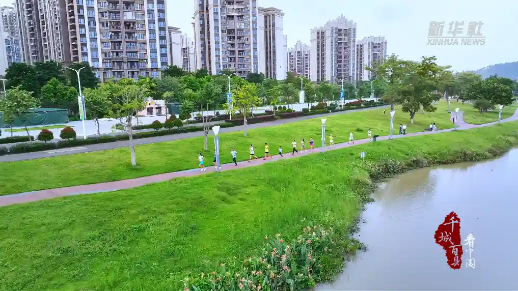 水韵梧州：千城百县探秘岭南水都的民生蝶变